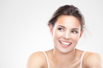 Sorridi, mantieni la tua lingua dietro i denti e guarda un po’ sopra l’obiettivo!