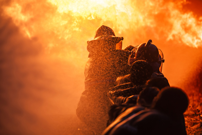 Per gli eroi che ogni giorno combattono contro il fuoco… Per gli eroi che ogni giorno combattono contro il fuoco…
