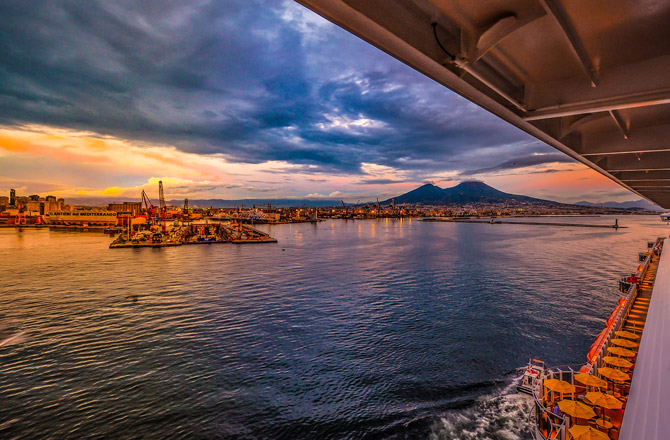 Scattata sul Golfo di Napoli Scattata sul Golfo di Napoli