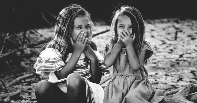 10 consigli imperdibili per creare il tuo primo fotolibro: metti le foto in ordine