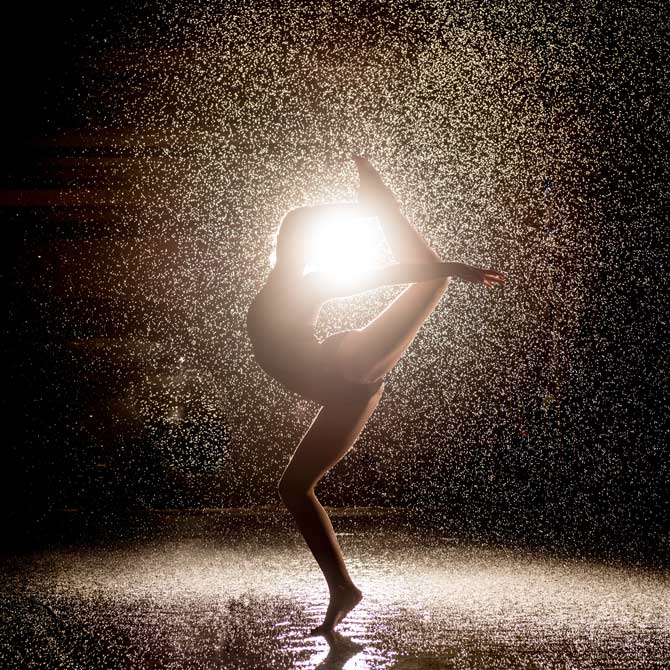 giornata-internazionale-danza-ballerina-balla-acqua