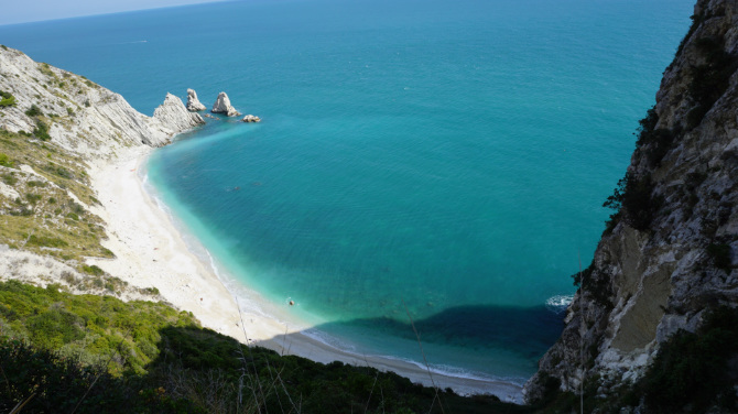 Spiaggia delle Due Sorelle nelle Marche