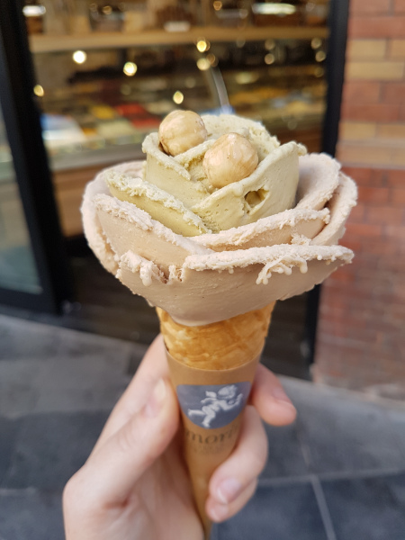 Food photography di un gelato a forma di rosa