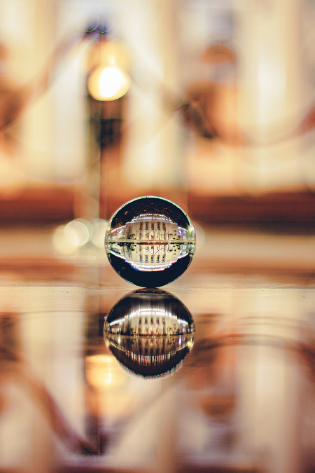 Street photography con la sfera di cristallo