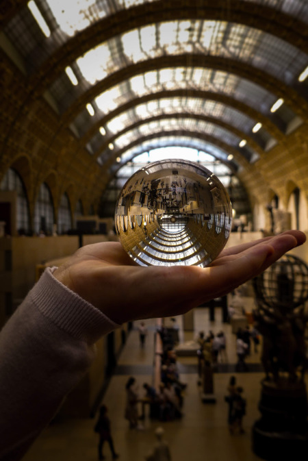 Street photography con la sfera di cristallo