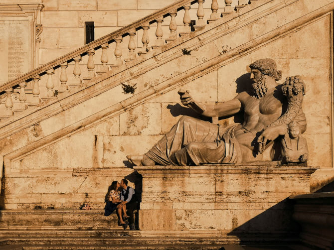 Racconta le persone che vivono le città con la street photography