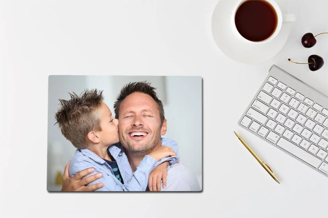 Settembre: un divertente mouse pad per il ritorno in ufficio